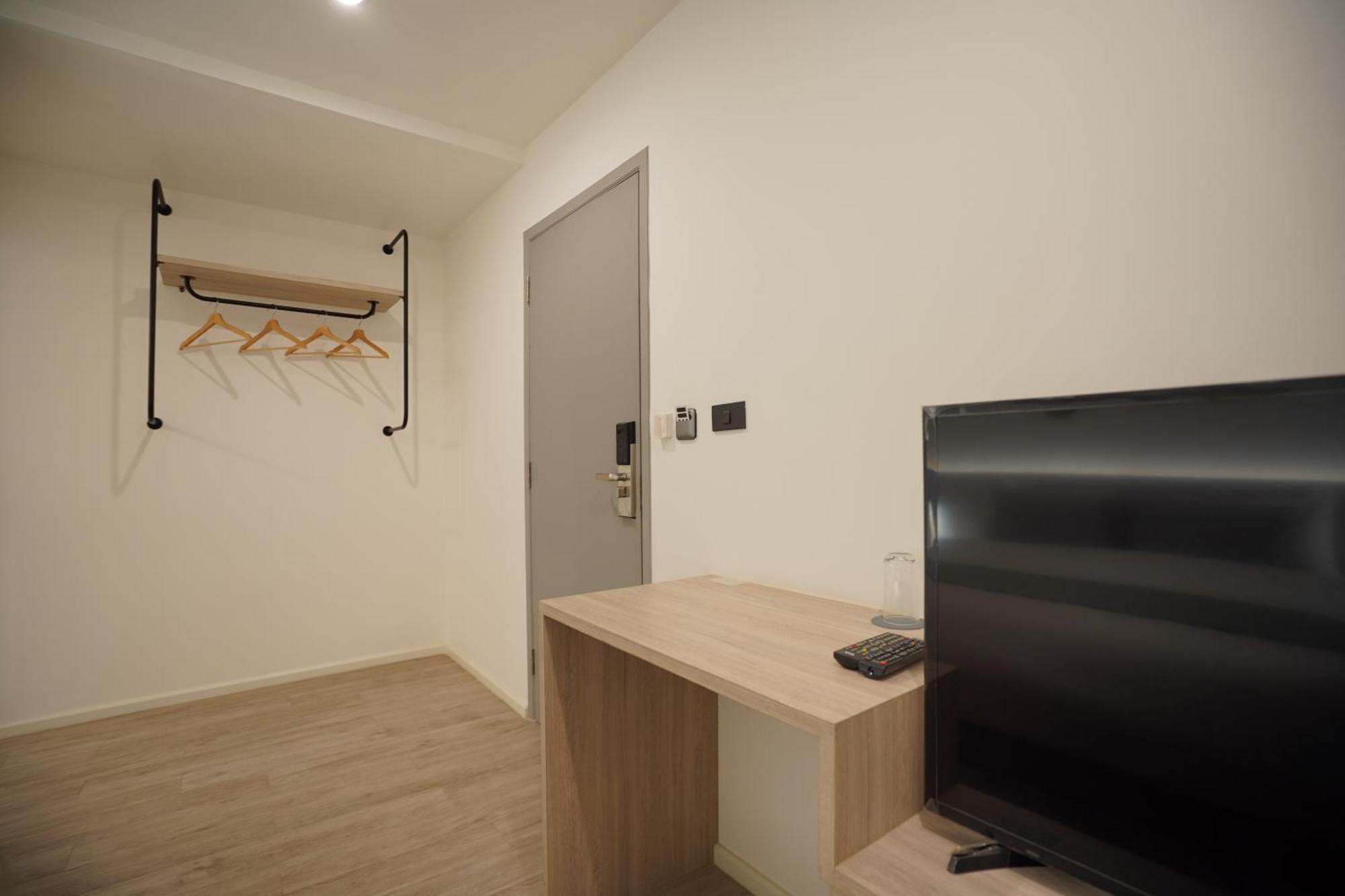 E11 Hotel - Bts Punnawithi Bangkok Bagian luar foto